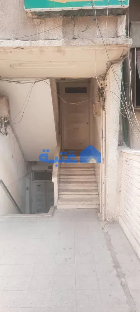شقة 6 غرف 165 متر مربع نصف مفروشة للبيع