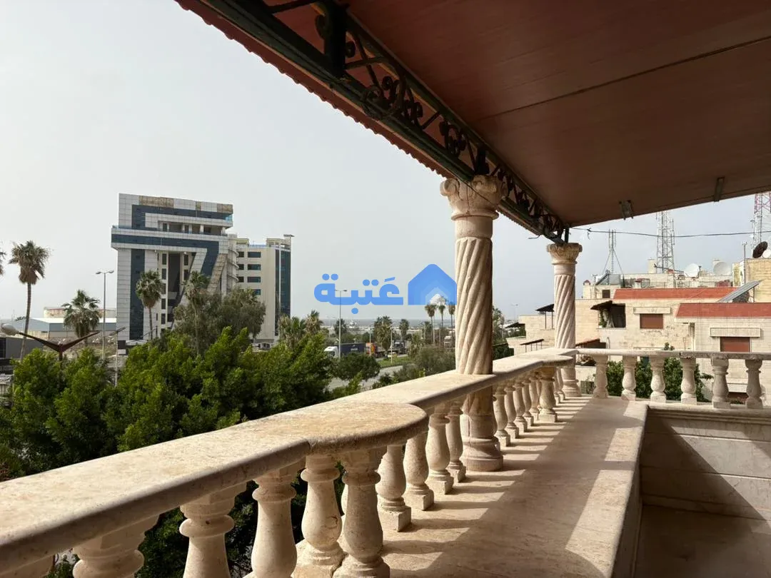 شقة 4 غرف 170 متر مربع غير مفروشة للبيع